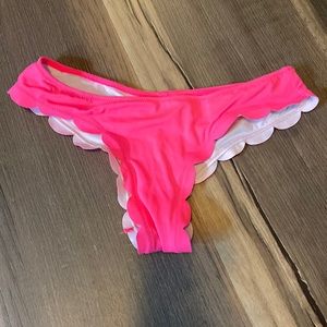 Scalloped edge bikini bottom